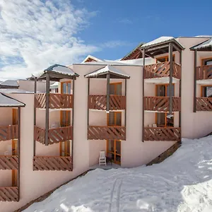 Pierre & Le Tikal Aparthotel